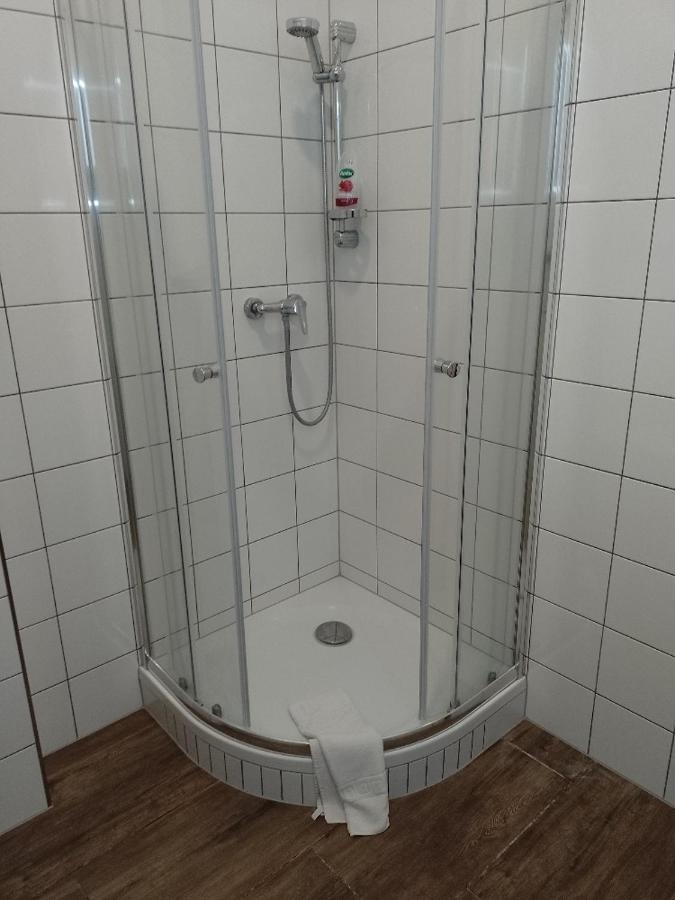Penzion Litohlavy 17 - Na Samote U Lesa Kraluv Dvur Exterior photo