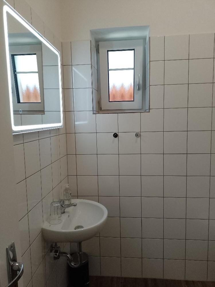 Penzion Litohlavy 17 - Na Samote U Lesa Kraluv Dvur Room photo